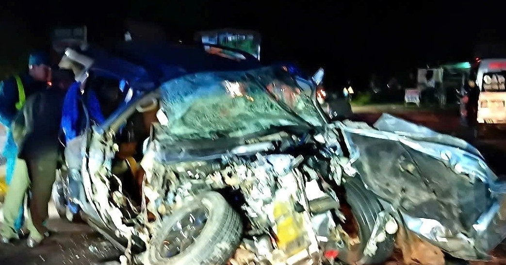 O To Con Dau Dau Xe Khach 2 Nguoi Tu Vong Tai Cho 579