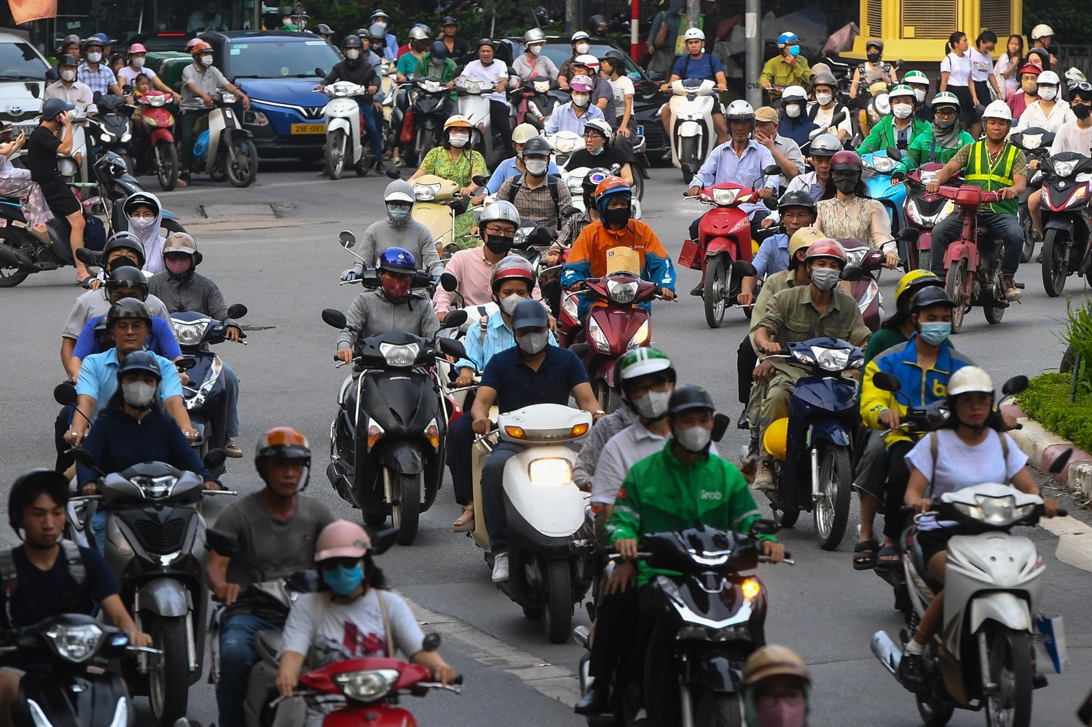 o to xe may xang chiem linh khong gian pho xa ben trong vanh dai 1 ha noi 258853 2403