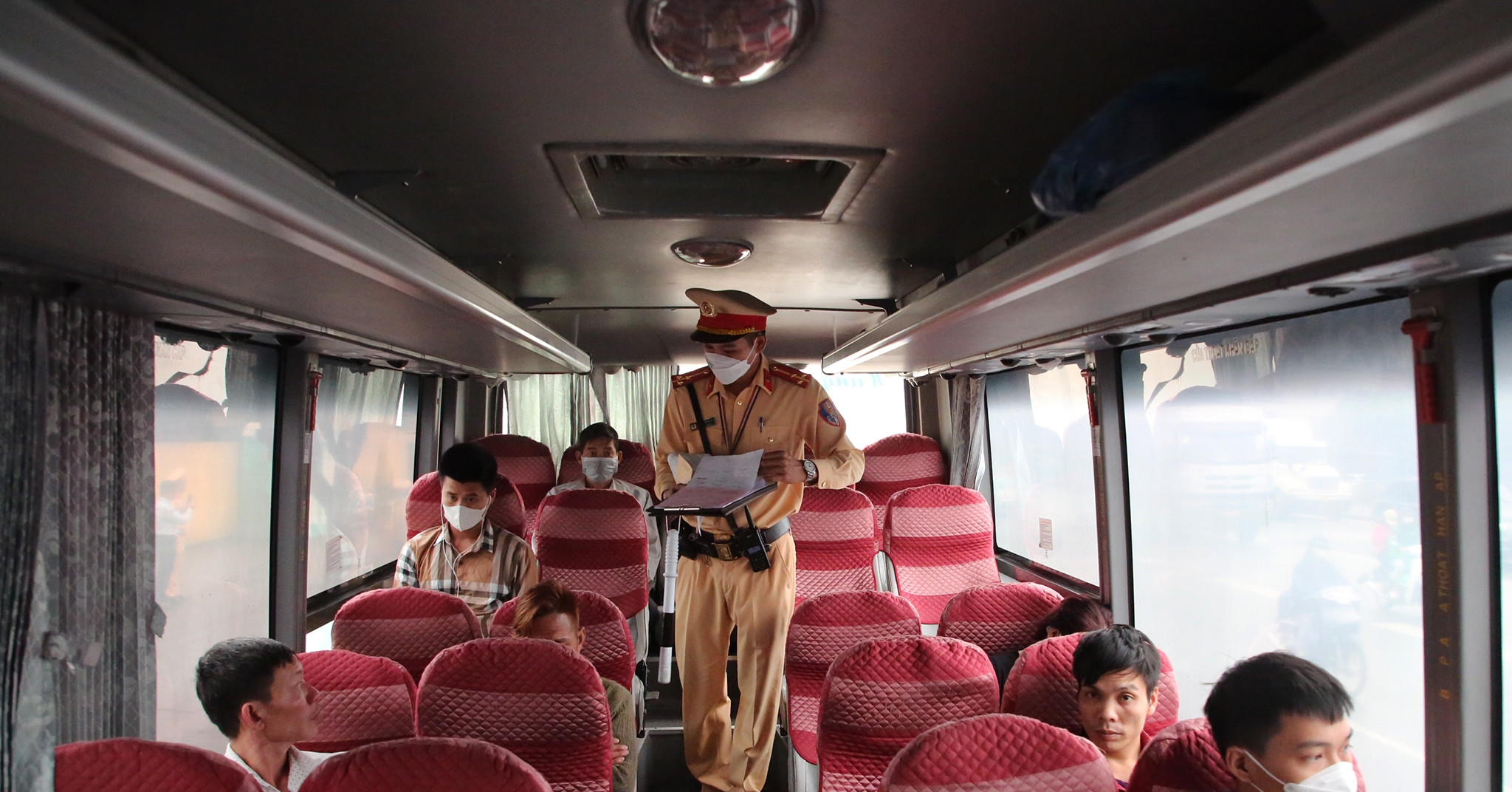 Oto Khach Taxi Co Bat Buoc Lap Ghe An Toan Cho Tre Em 1521