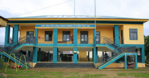 Phao Cuu Sinh Cham Dut Noi Am Anh Chay Lu Trong Dem Cua Nguoi Dan Noi Ron Lu 1698