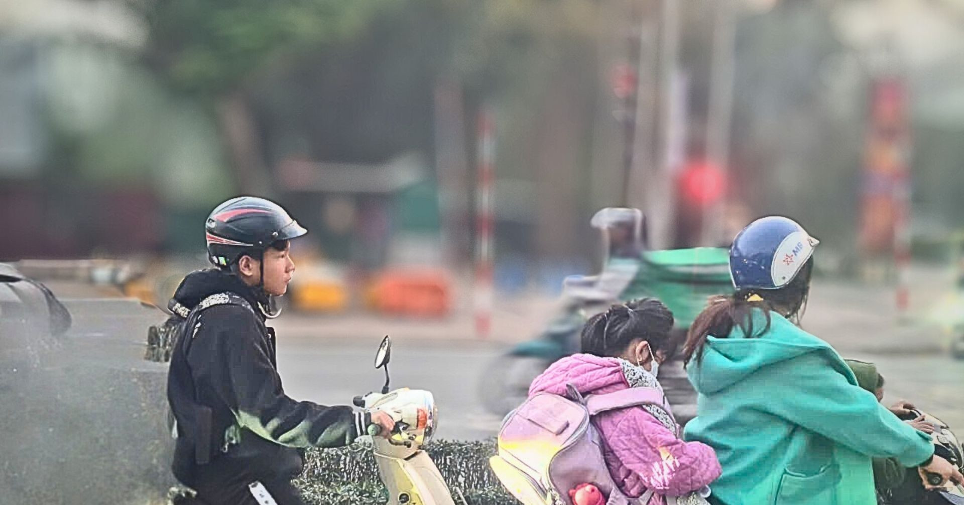 Phu Huynh Xin Nghi Hoc Cho Con Dung De Con Tre Boc Me Nguoi Lon 3468