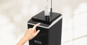 quat cam tay mini 5