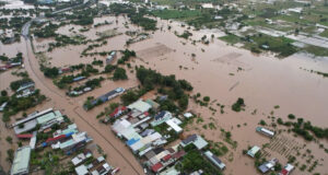 Quoc Lo 1 Qua Lam Dong Te Liet Vi Ngap Sau Tau Thuyen Neo Ven Bien Bi Cuon Troi 1348