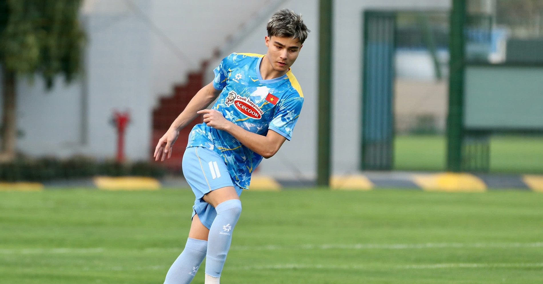 sao viet kieu u23 viet nam thich dinh bac than tuong luka modric 2303