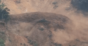 Sat Lo Kinh Hoang O Da Nang Giua Troi Nang Rao 3 Nguoi Mat Lien Lac 1237