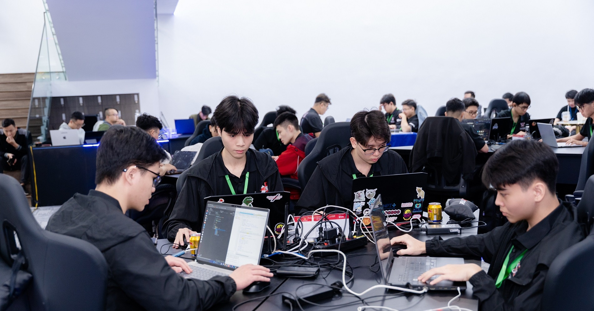 Sinh Vien Hoc Cach Bao Ve Ban Than Truoc Nguy Co Lua Dao Tai Chinh Truc Tuyen 1911