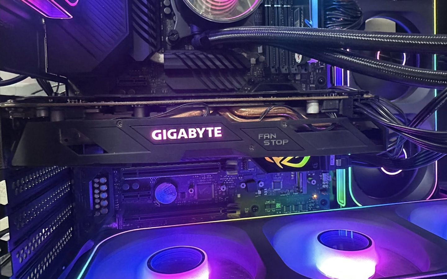 Tai Sao Quat Vga Khong Quay 1