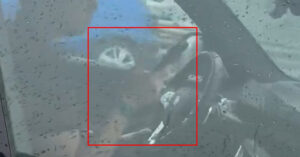 Tai Xe Xe Sang Bi Nguoi Dan Ghi Hinh Tay Cam Lai Tay Dung Di Dong O Ha Noi 2398