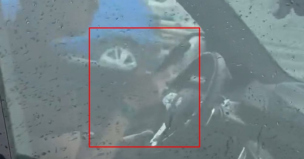 Tai Xe Xe Sang Bi Nguoi Dan Ghi Hinh Tay Cam Lai Tay Dung Di Dong O Ha Noi 2398