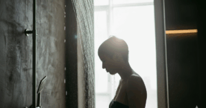 Tam Dem 1763222966916328908036 50 0 830 1248 Crop 17632232597141018351843