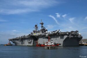 tau tan cong do bo uss tripoli cua quan doi my anh jiji press