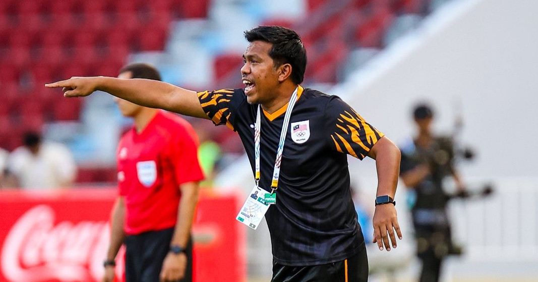 Thang Dam Lao Hlv Malaysia Tuyen Bo Danh Bai U22 Viet Nam 2096