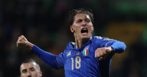 Thang Nhoc Phut Chot Italia Cho Da Chung Ket Voi Na Uy 235