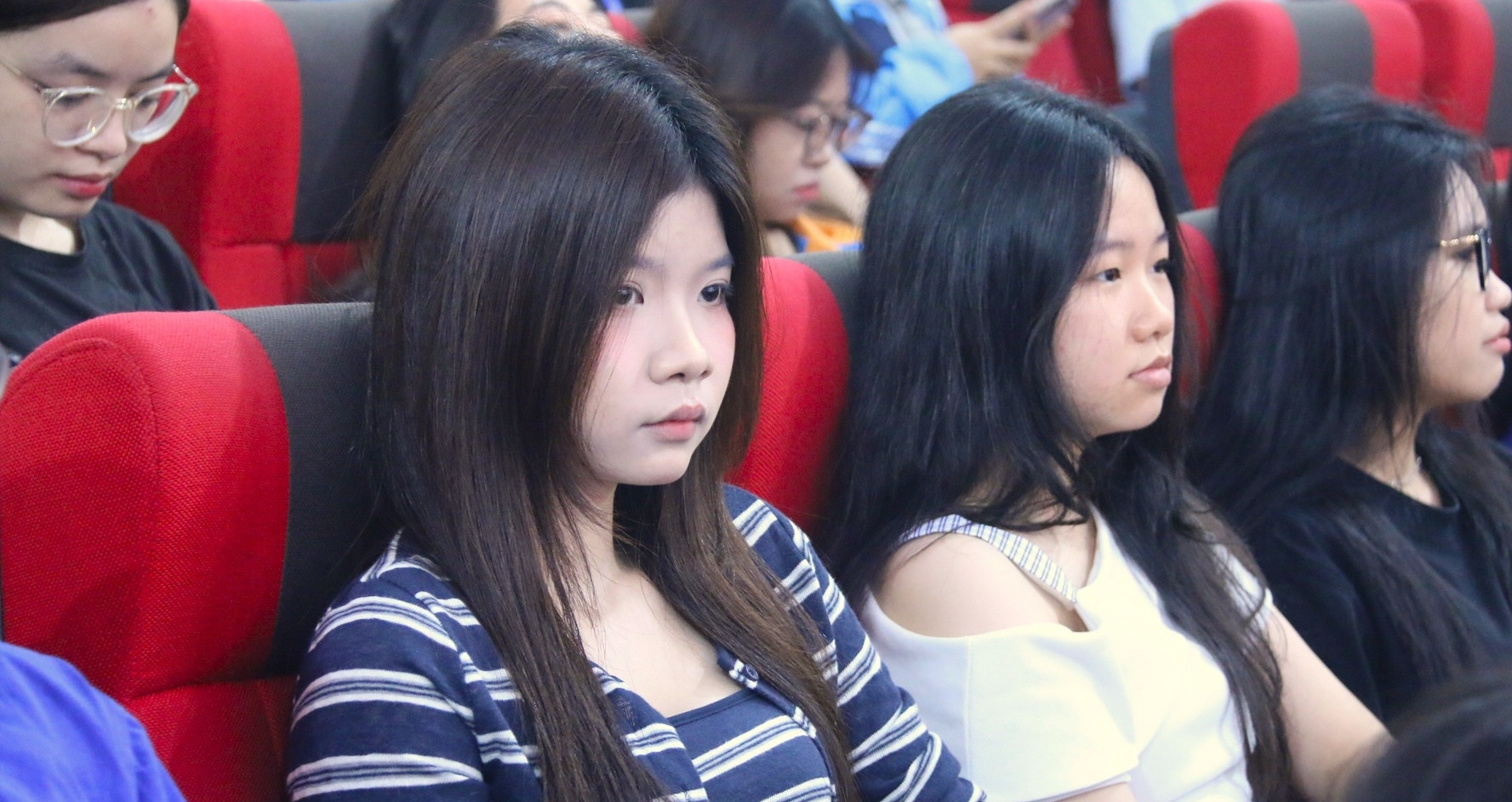 thang tro len 2243