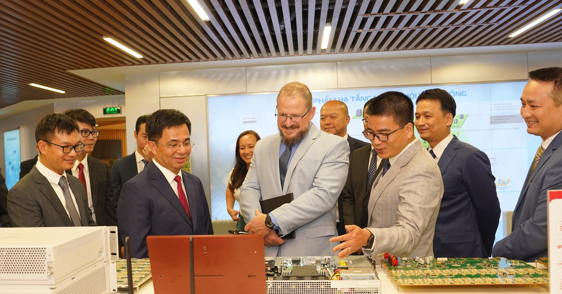 Thiet Bi 5G Cua Viettel Ngang Tam Voi Cac Nha Cung Cap Hang Dau The Gioi 1382