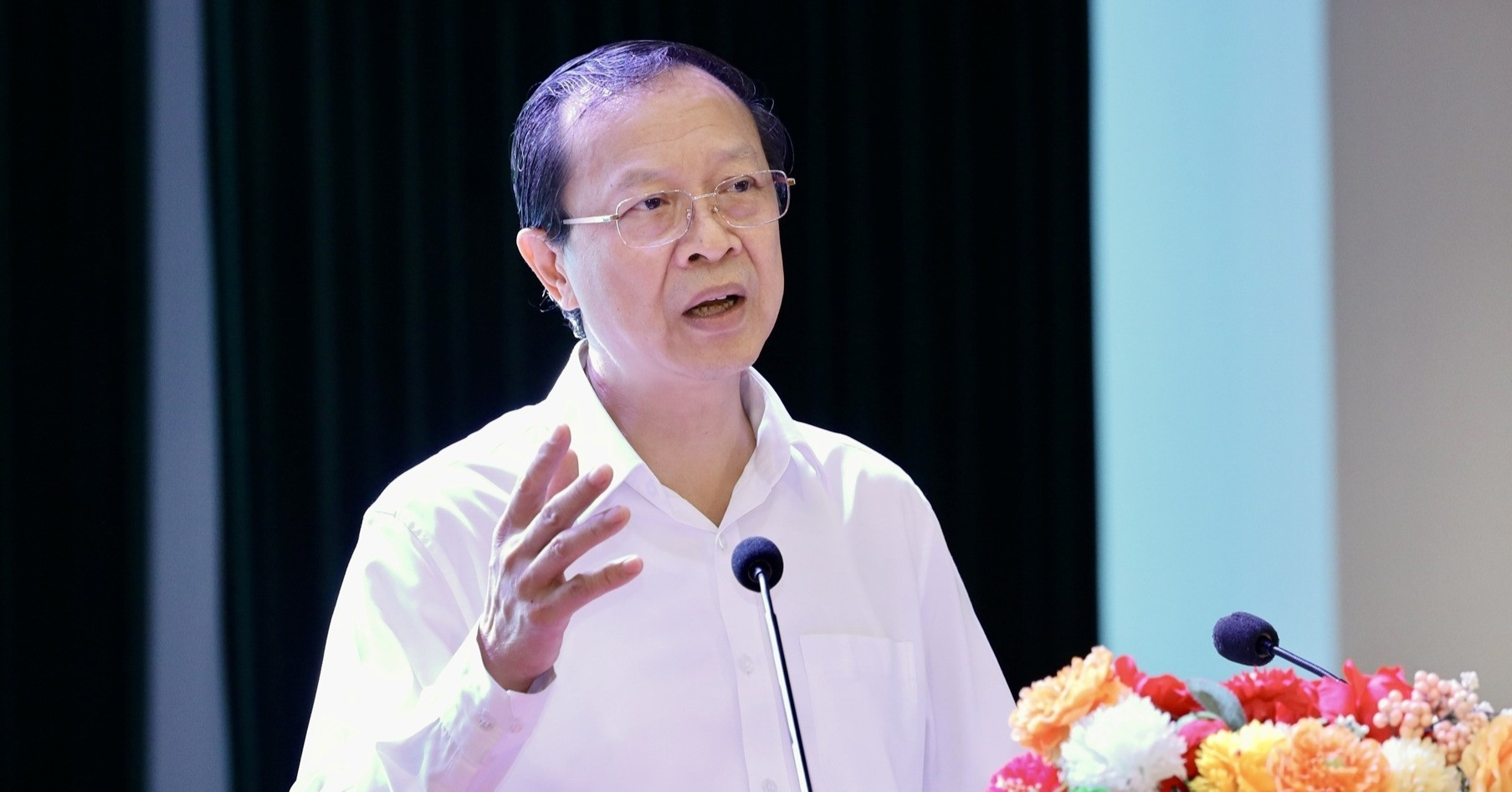 thu truong bo gd dt co noi de xa hoi ban khoan vi diem thi van 9 10 rat nhieu 1614
