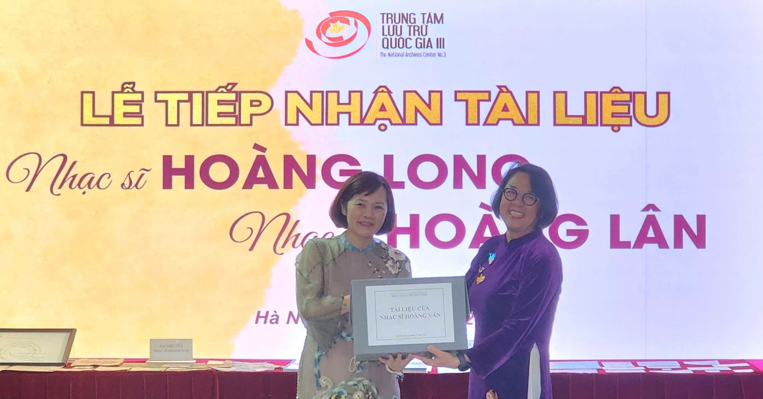 Tiep Nhan Nhieu Tu Lieu Quy Ve Nhac Si Hoang Van Hoang Long Va Hoang Lan 2891