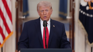 tong thong donald trump phat bieu ve cuoc chien voi iran. anh ap 0