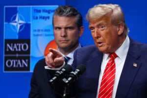 tong thong my donald trump va bo truong quoc phong pete hegseth tai hoi nghi thuong dinh nato o the