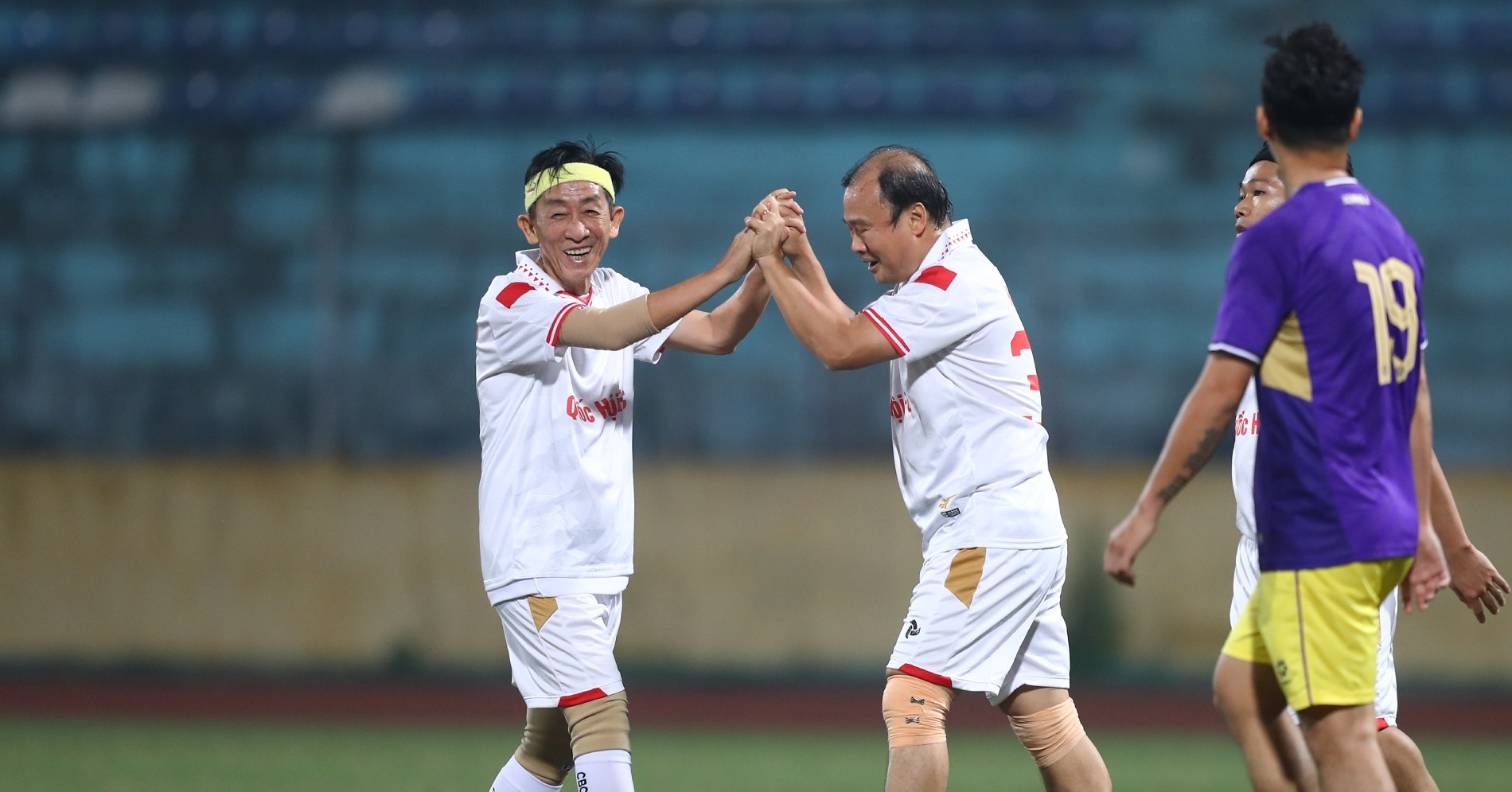 Tran Cau Tu Thien Ung Ho Hon 1 Ty Dong Cho Dong Bao Mien Trung 3584