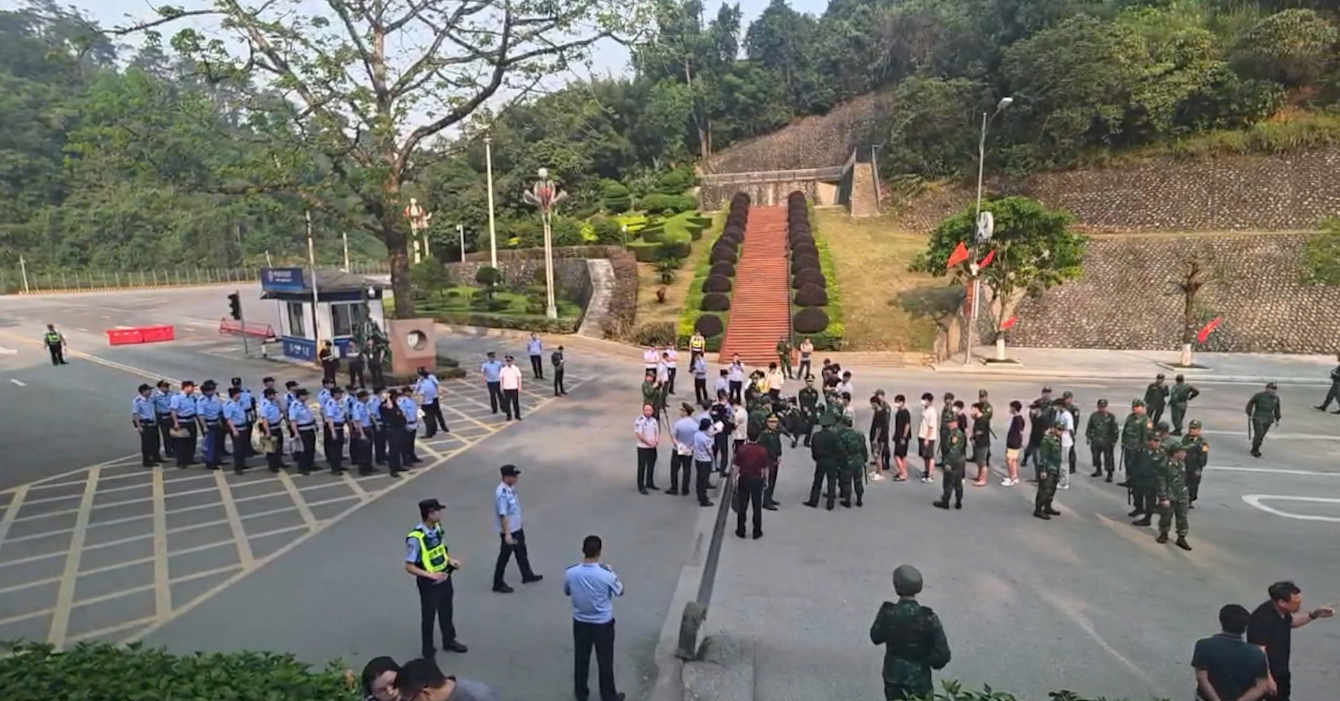 truc xuat 30 nguoi nuoc ngoai do vi pham phap luat tai khanh hoa 1229