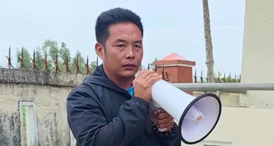 Truong Thon Di Chan Dat Gay An Tuong Doc Vanh Vach Ten 800 Ho Nho Mat 3 2477