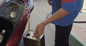 Tu Choi Thanh Toan Chuyen Khoan Nhan Vien Cua Hang Hut Lai Xang Khien Khach Dat Bo 3Km 1862