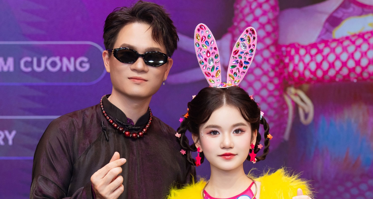 Tuan Cry Bac Bling Bat Ngo Ket Hop Voi Co Be 13 Tuoi Gianh 15 Huy Chuong Vang 530