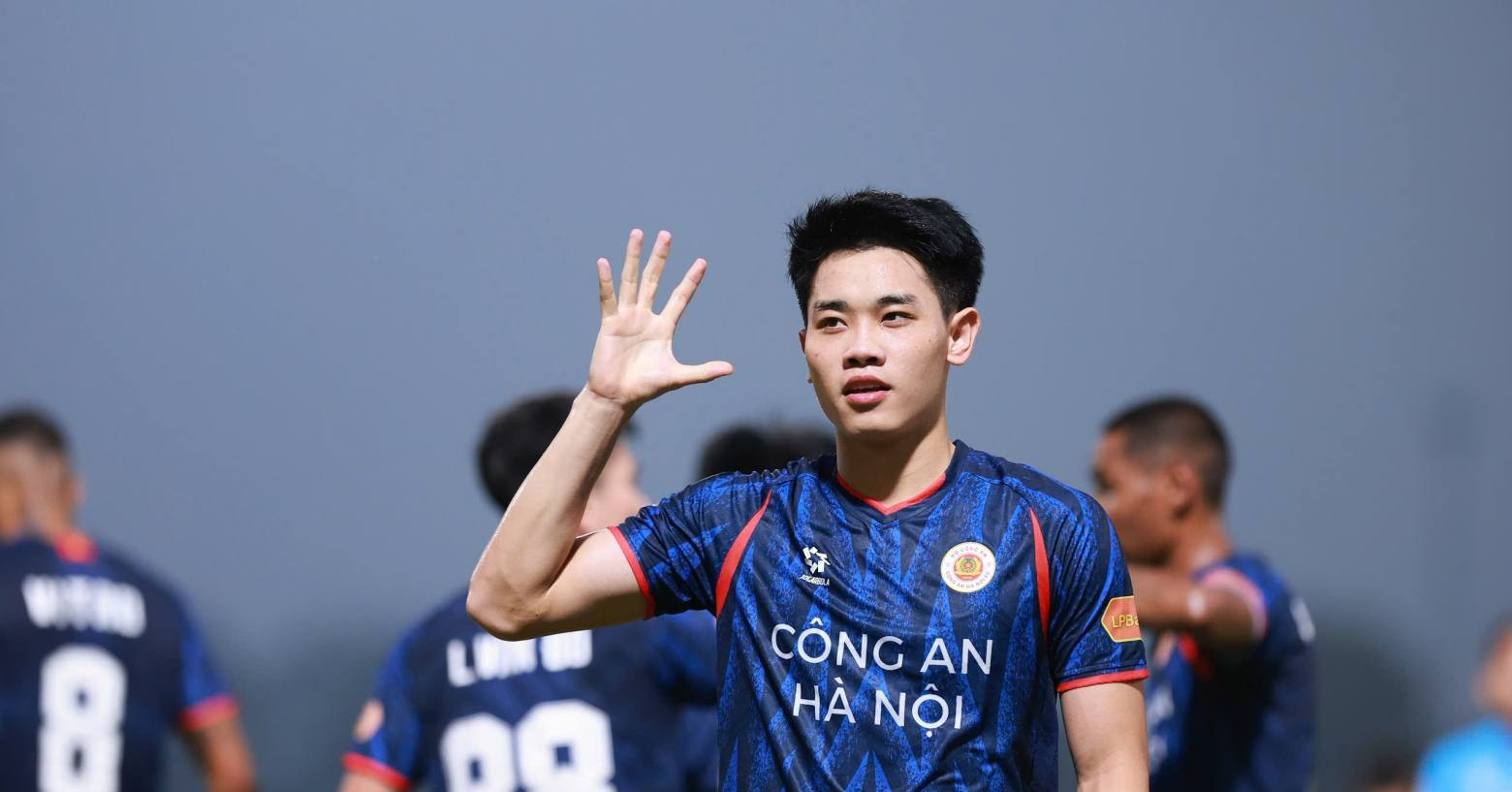 tuyen viet nam hlv kim sang sik va nhung tin hieu vui 2187