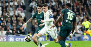 valverde noi gi hat trick de doi giup real madrid de bep man city 555