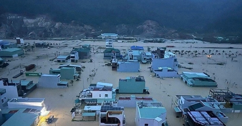 Van Hanh Lap Lung Ho Thuy Dien Xa Lu Khien Dan Vung Ha Du Khong Kip Tro Tay 396