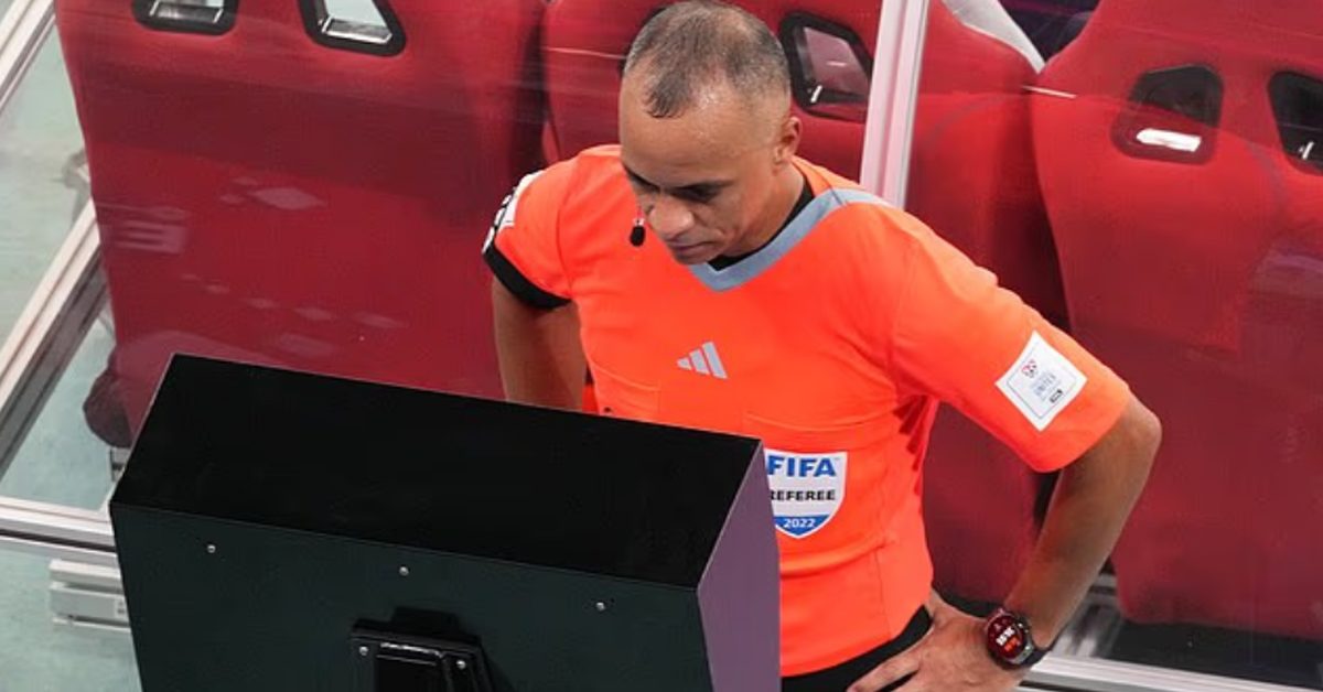 Var0212 17646324711641157107511 0 0 490 936 Crop 17646327687221402695979