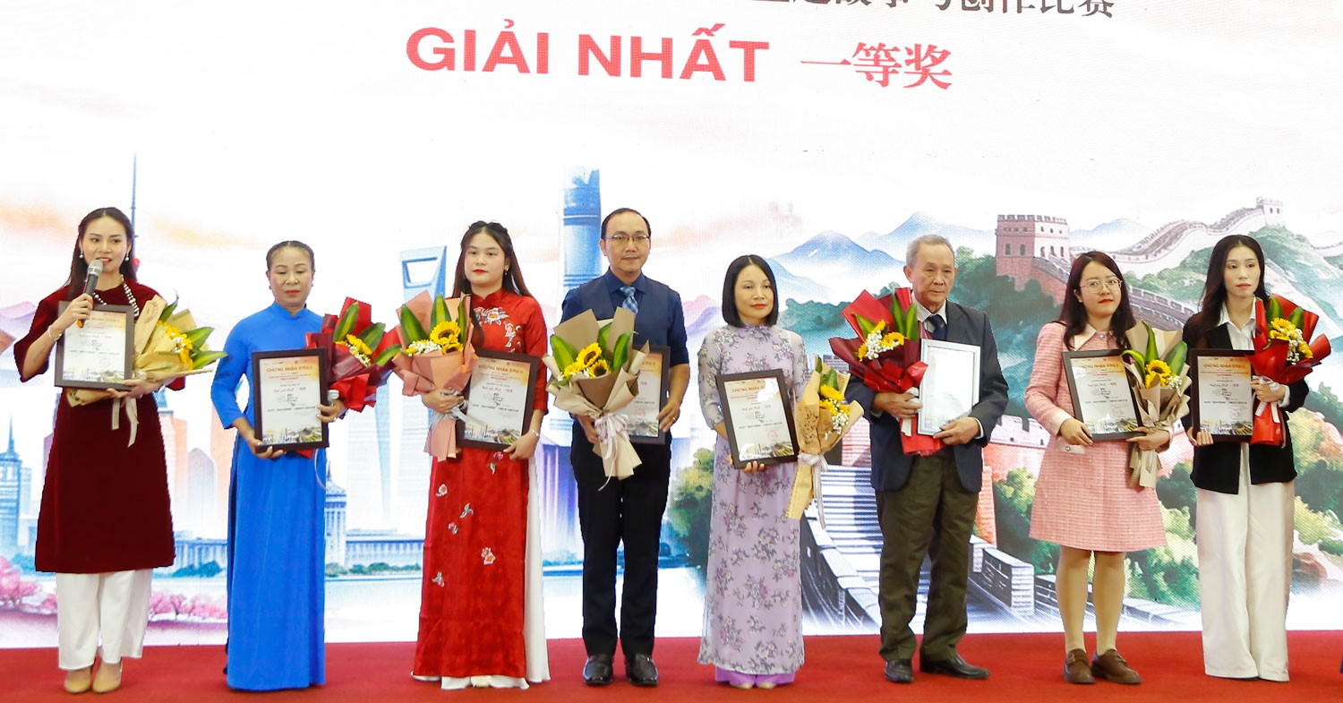 Vinh Danh 100 Tac Gia Viet Ve Moi Duyen Voi Trung Quoc Cua Toi 3256