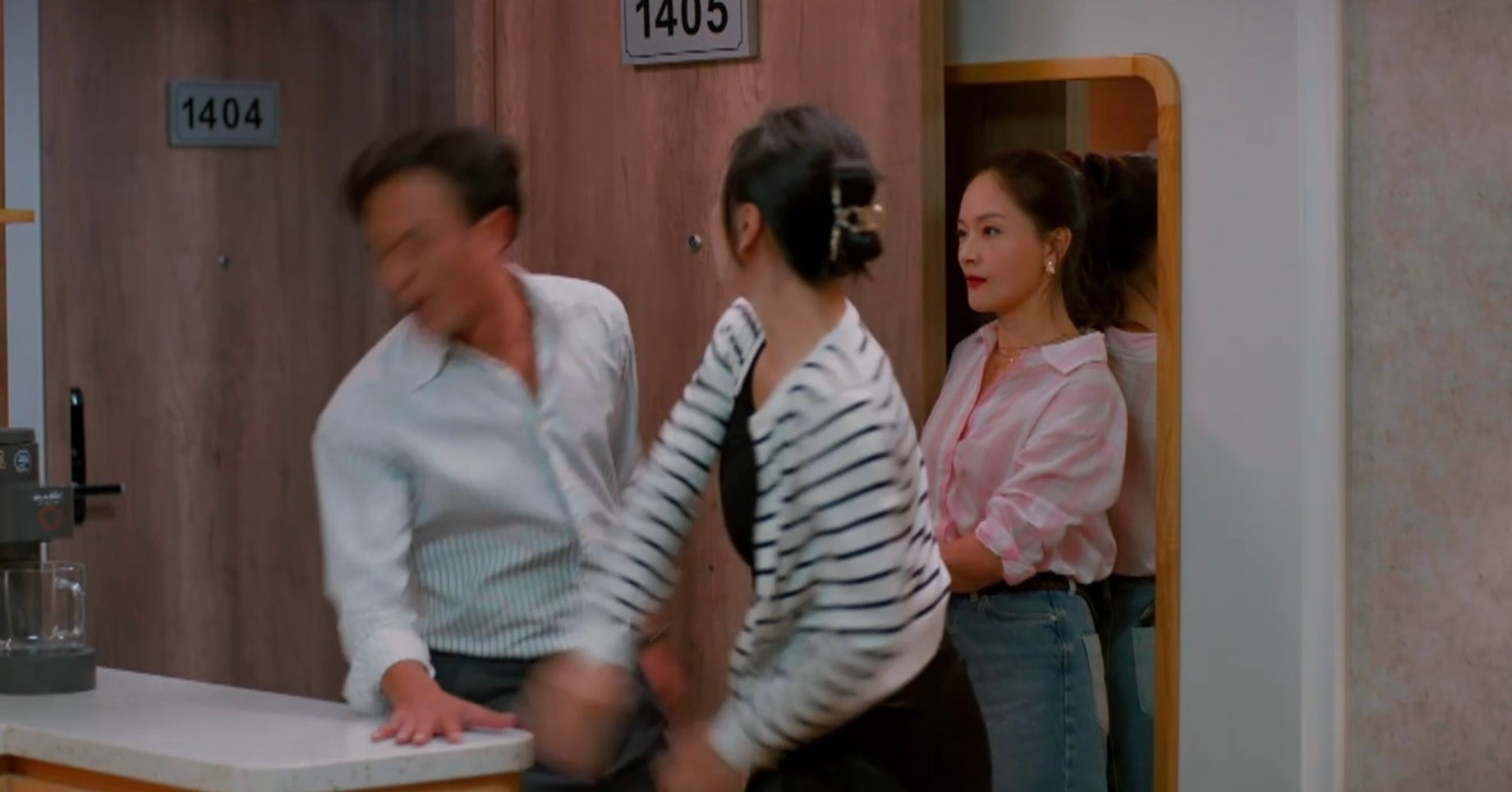 Vtv Tung Clip Hau Truong Canh Phuong Oanh Tat Doan Quoc Dam Hut Trieu View 784