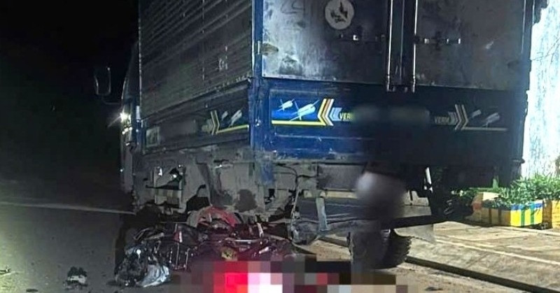 Xe May Kep 3 Chay Toc Do Cao Tong Duoi O To Tai Hai Nguoi Tu Vong 514