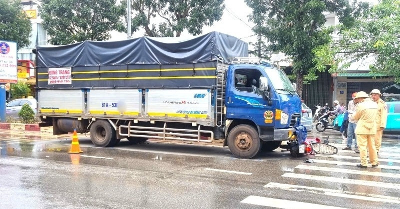 Xe Tai Va Cham Xe May Khien Hai Ong Chau Tu Vong O Gia Lai 1679