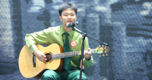 Xem Sinh Vien Trung Quoc Tro Tai Hat Tieng Viet Bai Con Gi Dep Hon 1946