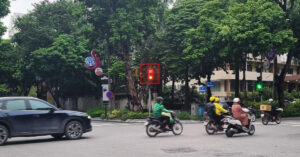 Xuat Hien Cot Den Giao Thong Co Den Dem Lui 8 Giay O Ha Noi 1293